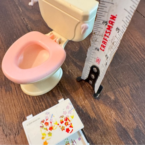 Dollhouse toilet and step stool - Picture 4 of 5